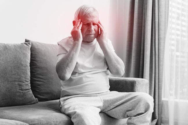 Alzheimer belirtileri çeken hasta